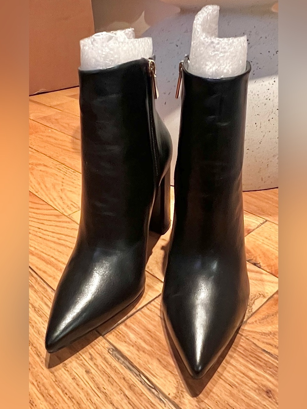 RAYE BLACK LEATHER ANKLE BOOTS 6.5